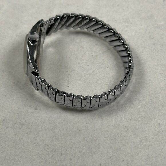 VTG Timex Watch Womens 23mm Round Manual Wind Silver Tone Classic Working - Picture 6 of 10